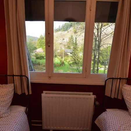 Semesterbostad Cozy Holiday Home With Forest Nearby In Ardennes *