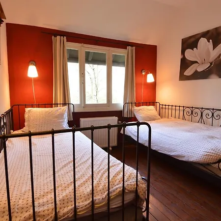 Semesterbostad Cozy Holiday Home With Forest Nearby In Ardennes Verlaine